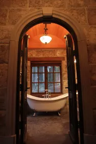 Stone Hearst - Baño
