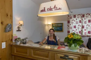 Hotel Cresta - Reception