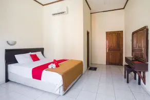 RedDoorz near XT Square 2 - Room