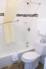 Chaparral Motor Inn - Bathroom