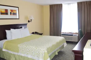 Days Inn & Suites by Wyndham Tucker/Northlake - Chambre