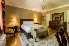 Monroe House Executive Suites - Room