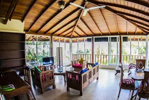 Leather Back Beach Villa - Lobby
