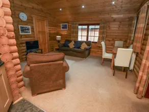 24 Lakeside Drive - Wohnbereich