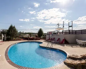 Econo Lodge Grenada - Piscine