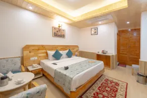 SNOW PEAK RETREAT & COTTAGES - MANALI (Centrally Heated) - Værelse