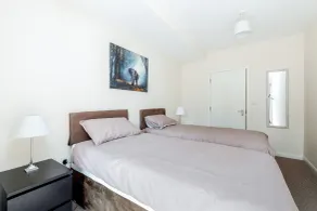 Aisiki Living at Alexandra Road, 2-Bedroom & 2-Bathroom with King or Twin Beds with Free Wi-Fi and Parking Space - Rom