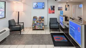 Motel 6-Nashua, NH - South - Hall