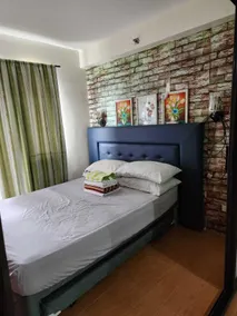 1 Bedroom Condo Unit with WiFi and Netflix at One Oasis - Room