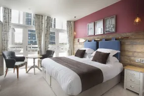 The Ship & Trades - Room