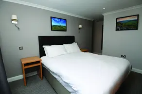 Lamb & Flag Inn - Room