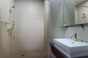 Praja Hotel - Bathroom
