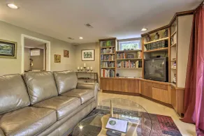 Harpers Ferry Apartment w/ Private Pool & Hot Tub! - Interior