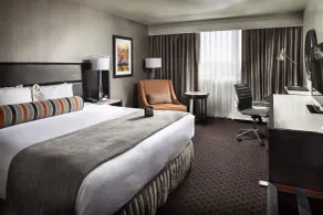 Crowne Plaza Phoenix Airport - PHX by IHG - Room