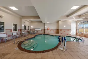 Country Inn & Suites by Radisson, Findlay, OH - Piscine