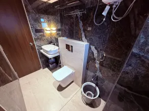 Hotel Saffron Grand Thane - Bathroom