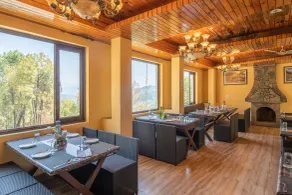 Resort Heritage Kausani - Restaurant