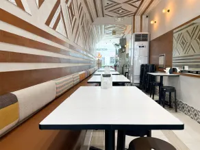 Red Planet Makati Amorsolo - Restaurant