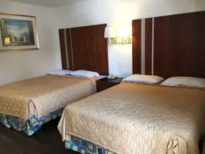 Riverside Inn & Suites - Chambre