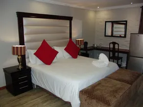 African Moon Corporate House - Room