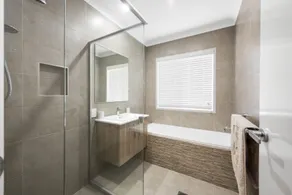 Pet Friendly, new House Peregian Breeze Drive, Peregian Beach - Bathroom