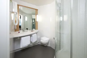 ibis Bulle - La Gruyère Swiss Bike Hotel - Salle de bain