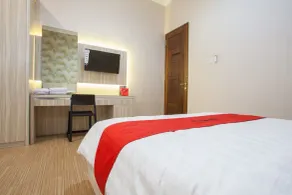 RedDoorz Syariah near Universitas Negeri Malang - Room