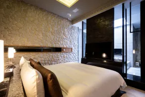 Birdman Motel - Room