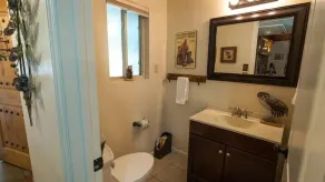 Sierra Springs AVEC CLIMATISATION !!! Situé à Yosemite Forks Estates 4 chambres et 2 - Salle de bain