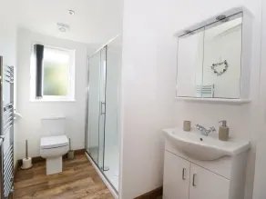 Beech Tree Lodge - Badezimmer