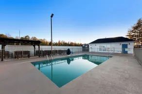 Howard Johnson by Wyndham Jackson - Piscine