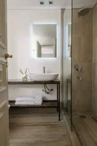 Midtown Boutique Hotel - Baño