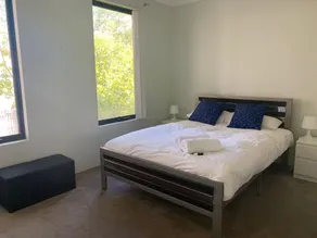 Views on Spencer - Room