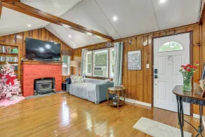 Wooded Highland Lakes Cabin Near Mountain Creek - Interior