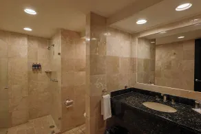 Pier 69 Beachfront Boutique Hotel Romance Zone Adults Only - Bathroom