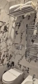 Hotel V7 - Baño