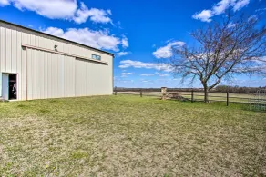 Remodeled Ranch Apt in Sanger: 12 Mi to Lake! - Interior