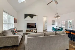 Hot Tub & Yard: 'temptation Stays' Home in Roanoke - Interior