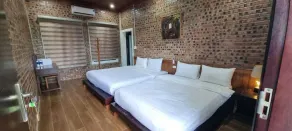 Gaia Puluong - Room