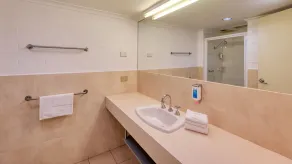 City Reach Motel - Bathroom