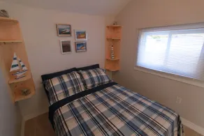 Plovers Cove Cottage - Room