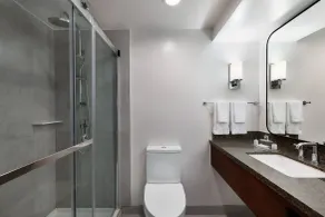 Crowne Plaza College Park - Washington DC by IHG - Salle de bain