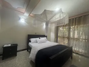 Montane Safaris Hotel - Room
