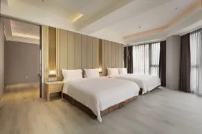 Gamalan Star Hotel - Zimmer