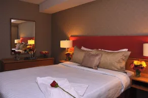 Cartier Place Suite Hotel - Chambre