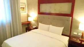 MRT Hotel - Chambre