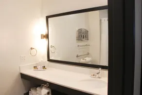 Best Western Plus Morden - Baño