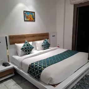The Amaresh - Room