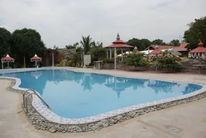 Punta Aguila Resort & Hotel - Outdoor pool