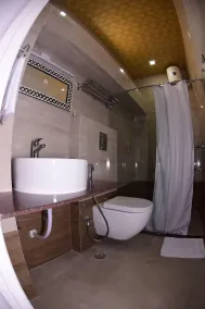 Hotel Mewarts Udaipur - Baño